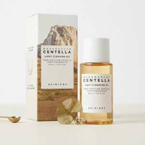 SKIN1004 Madagascar Centella Light Cleansing Oil